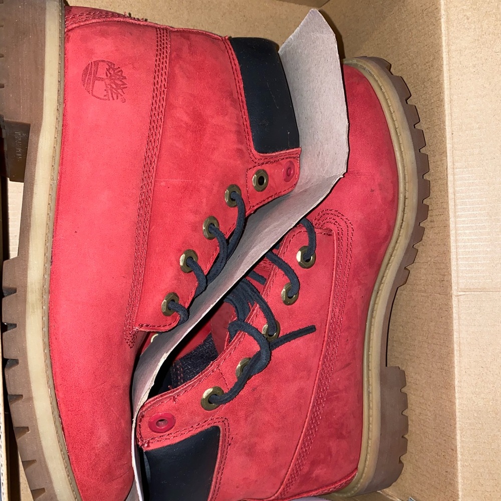 Red Timberlands Size 7y
